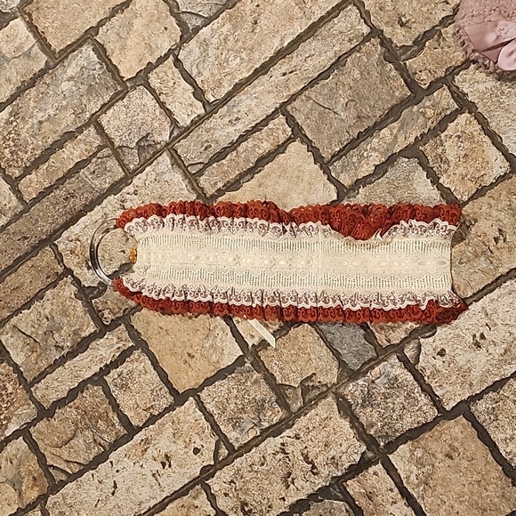 Vintage Toilet Paper Holder - Picture 2 of 5